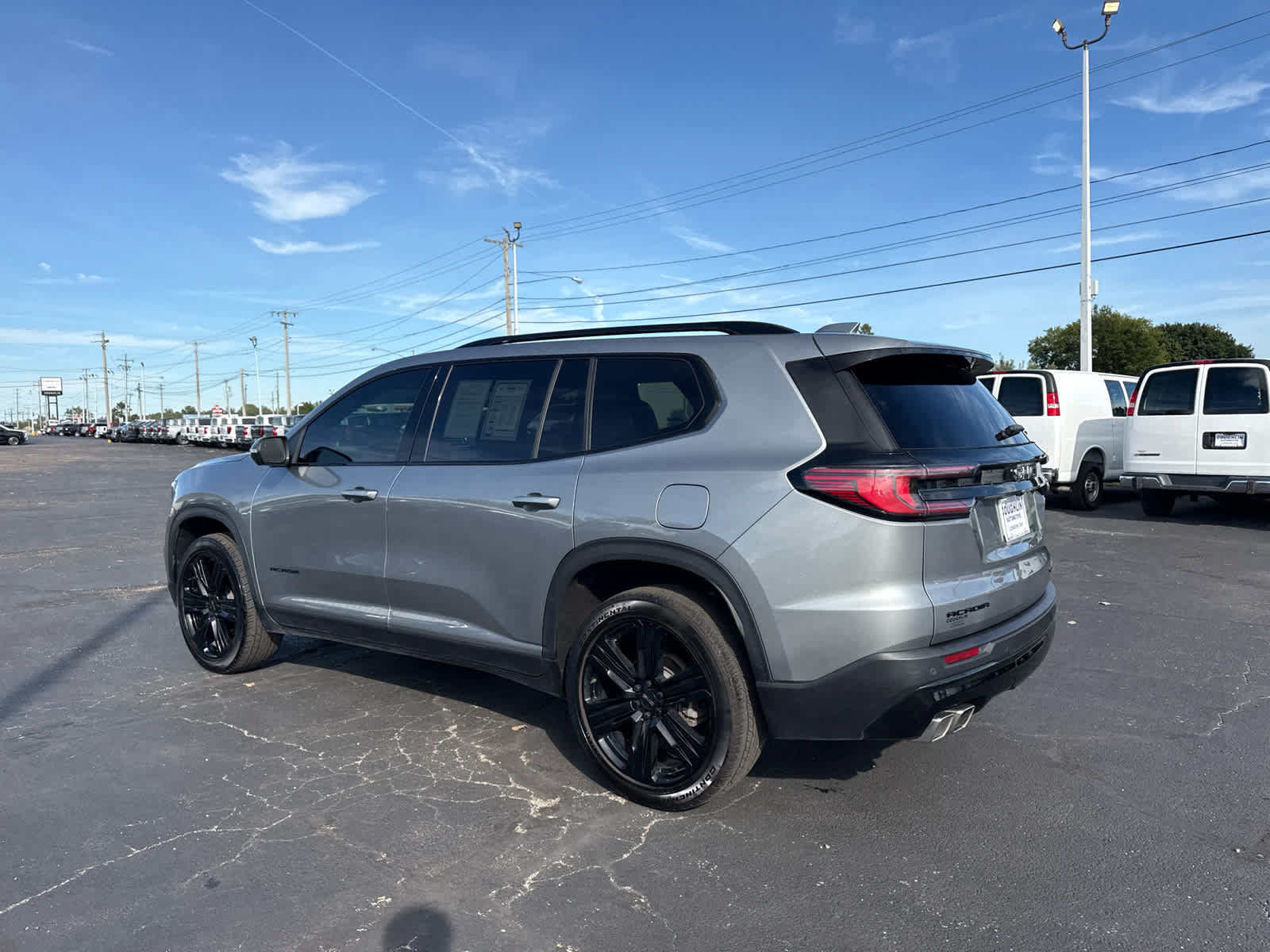 Certified 2025 GMC Acadia Elevation w/ Elevation Premium Package FWD image 3