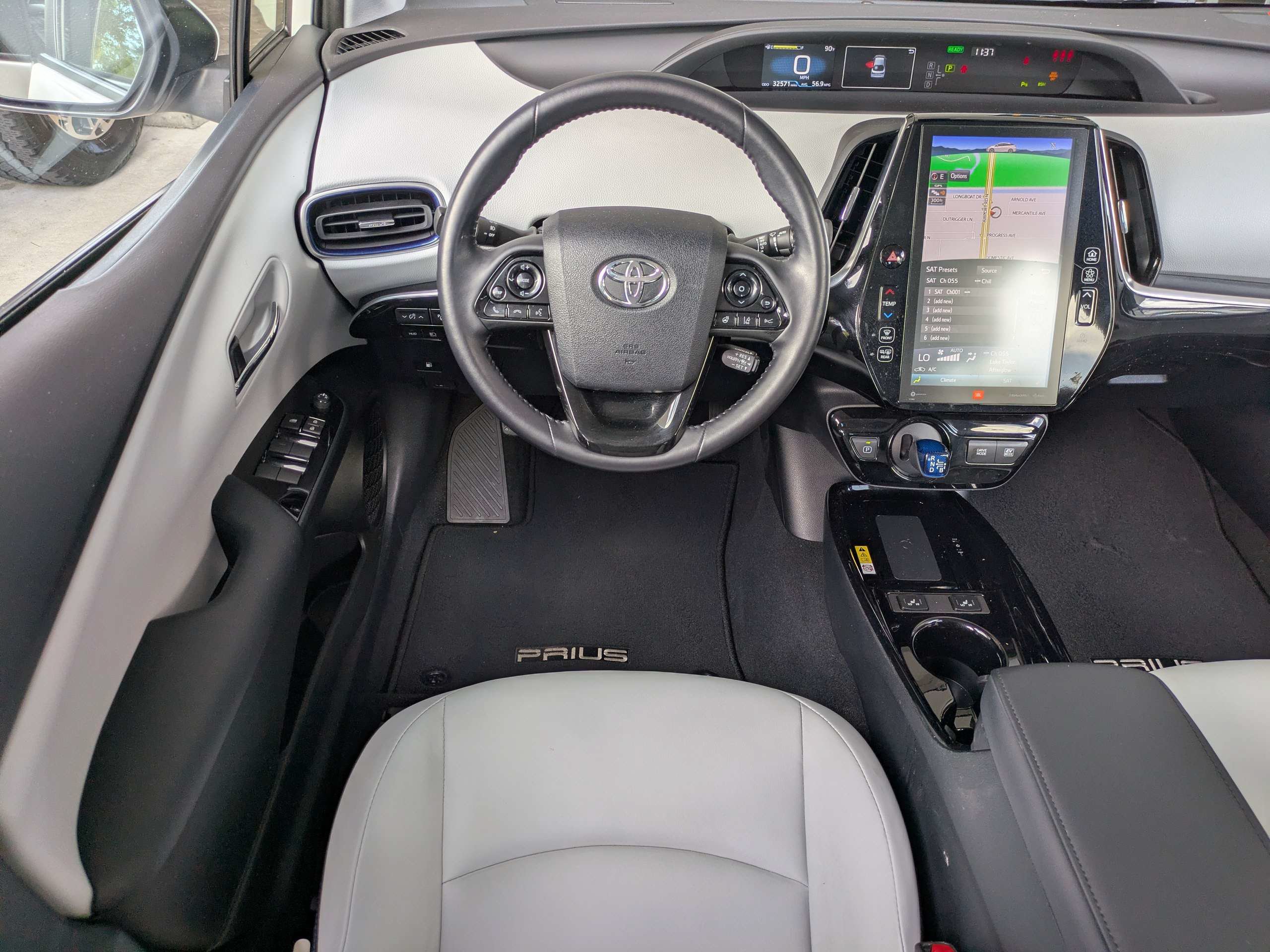 Used 2022 Toyota Prius Limited FWD image 16