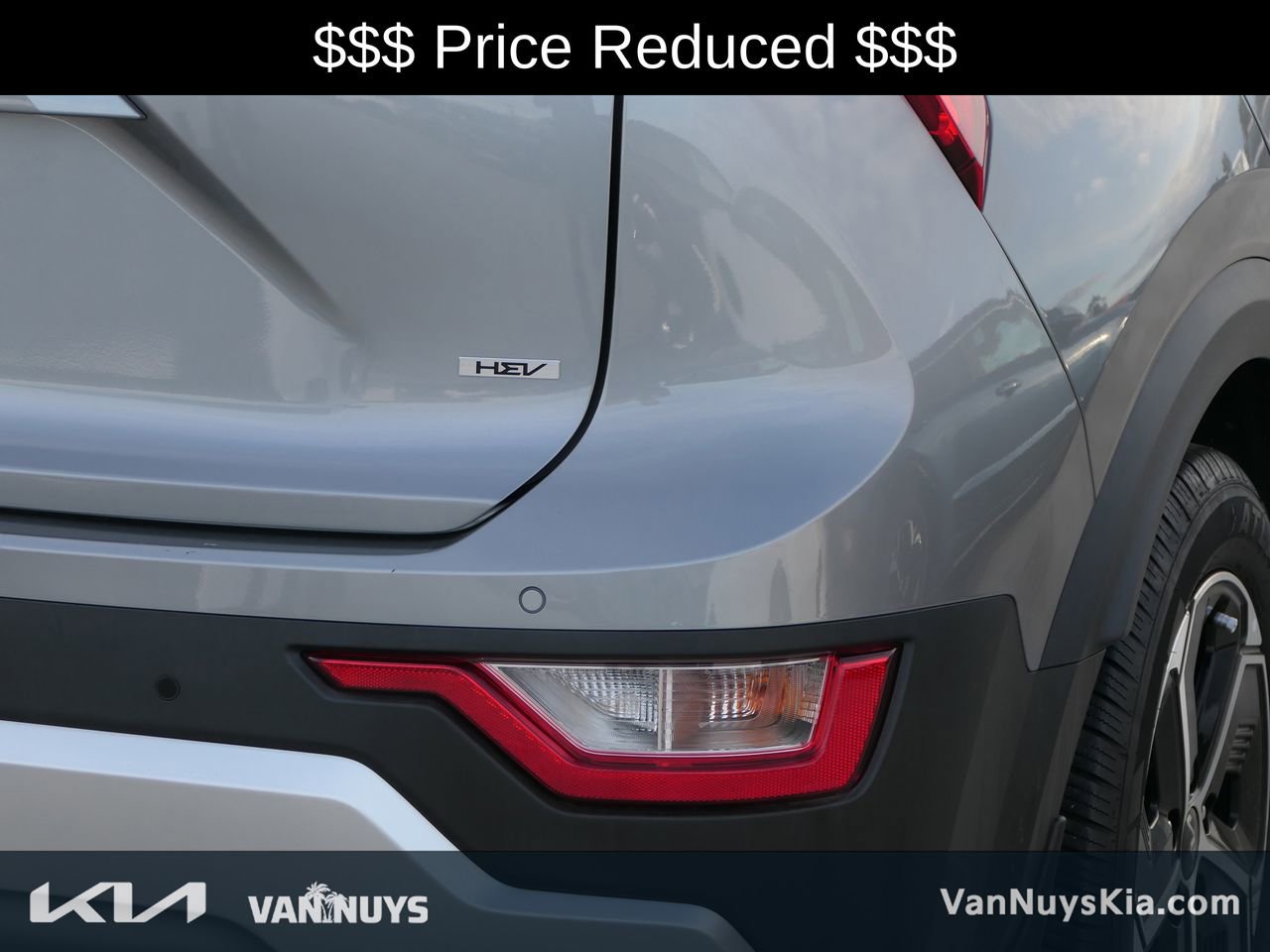 Used 2023 Kia Niro EX image 3