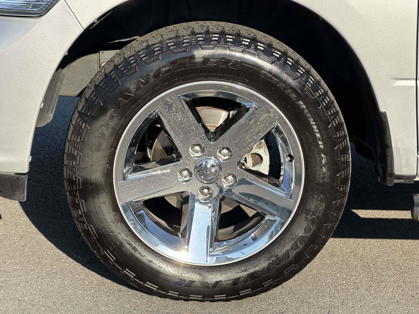 Used 2018 RAM 1500 Express w/ Express Value Package AWD/4WD image 7