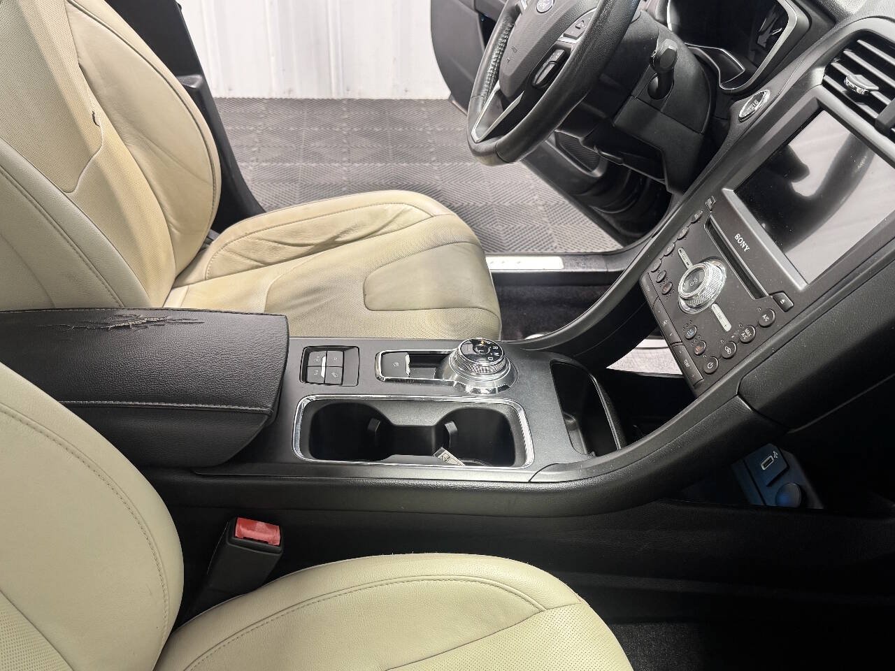 Used 2017 Ford Fusion Energi Titanium FWD image 20