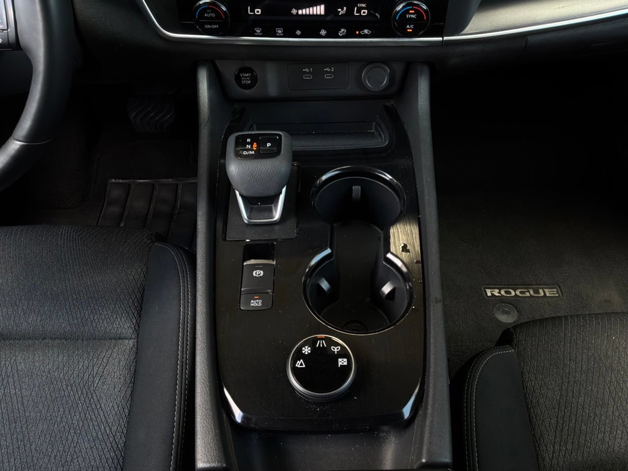 Used 2025 Nissan Rogue SV AWD/4WD image 16
