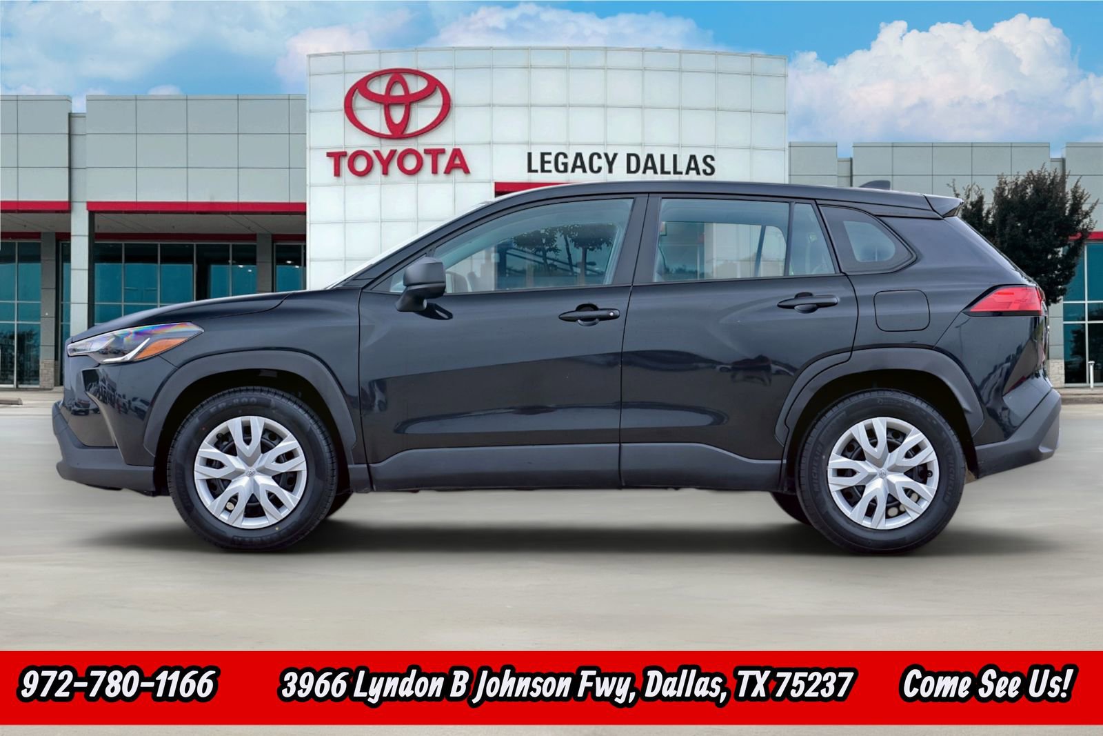 Used 2024 Toyota Corolla Cross L AWD/4WD image 6