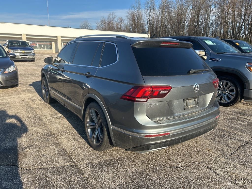 Used 2018 Volkswagen Tiguan SEL w/ R-Line Package image 5