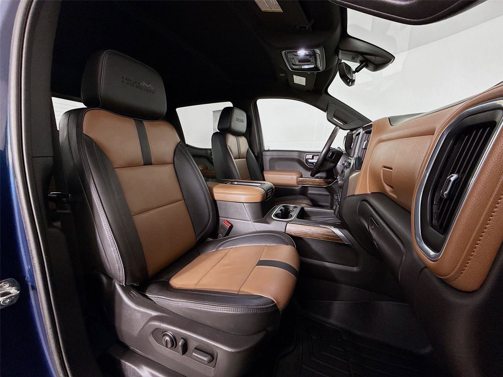 Used 2022 Chevrolet Silverado 1500 High Country w/ Technology Package image 29