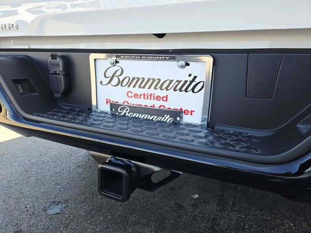 Used 2026 Chevrolet Colorado Z71 AWD/4WD image 11