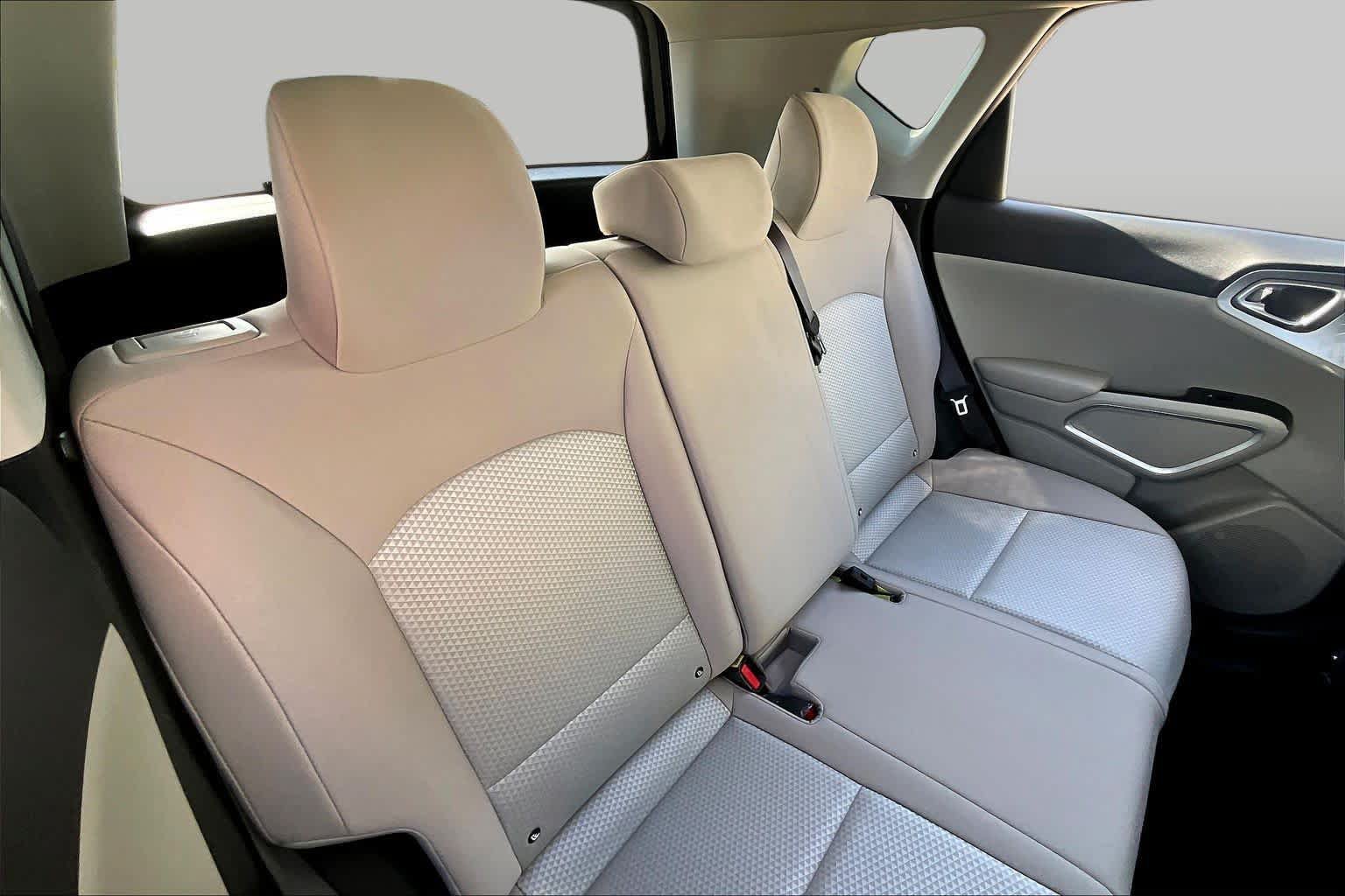Used 2023 Kia Soul LX FWD image 19