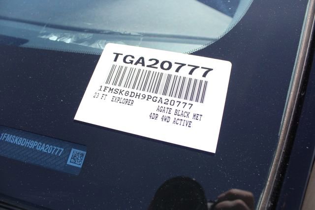 Used 2023 Ford Explorer XLT w/ Equipment Group 202A AWD/4WD image 39