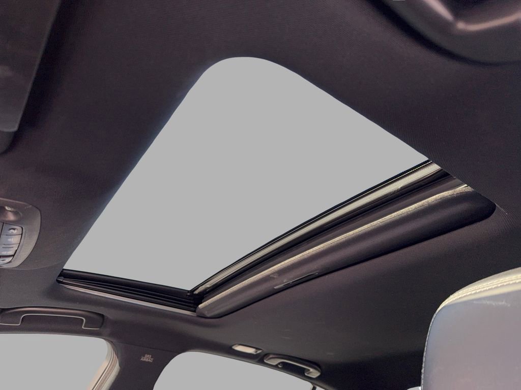 Used 2022 INFINITI Q50 Sensory image 12