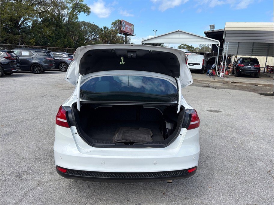 Used 2015 Ford Focus Titanium FWD image 40