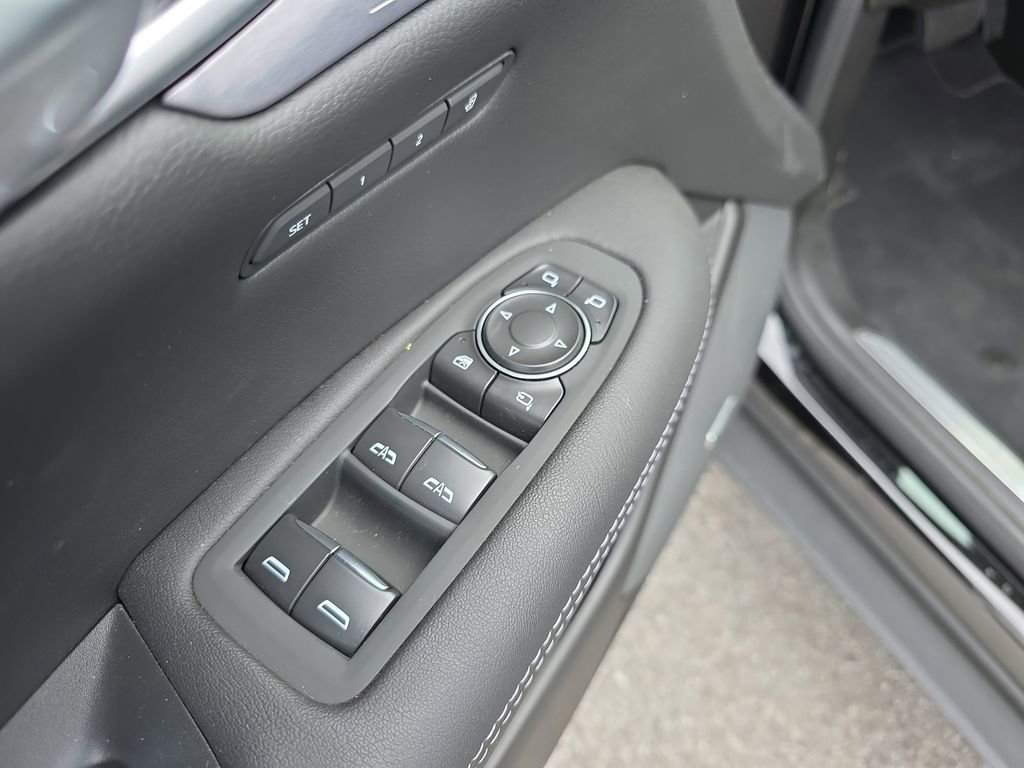 New 2026 Cadillac XT5 Premium Luxury w/ Driver Assist Package FWD image 17
