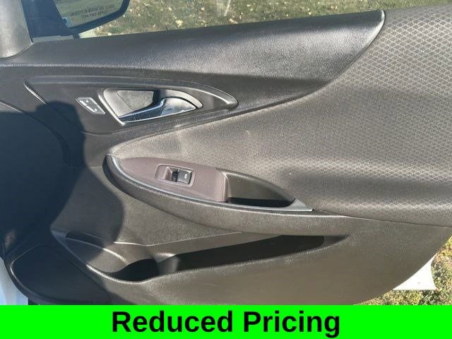 Used 2018 Chevrolet Malibu LT image 40