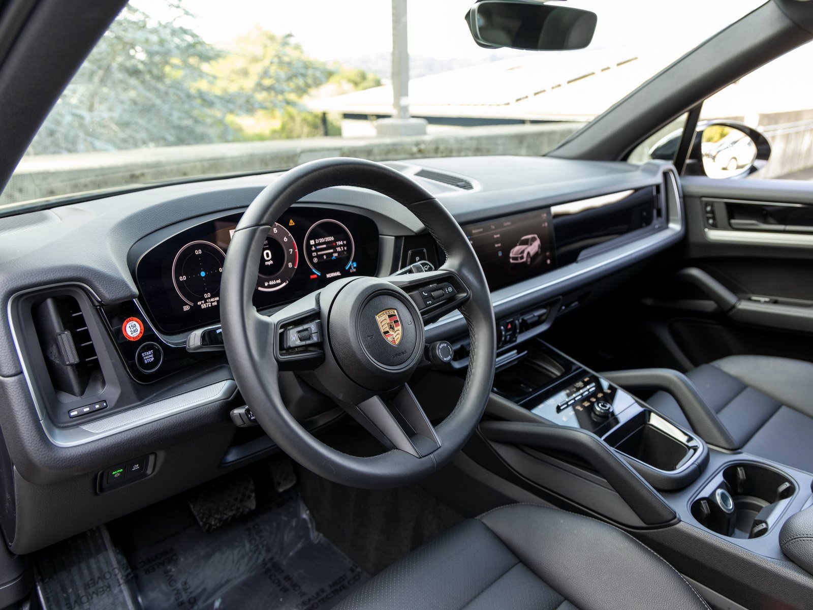 Certified 2025 Porsche Cayenne image 4