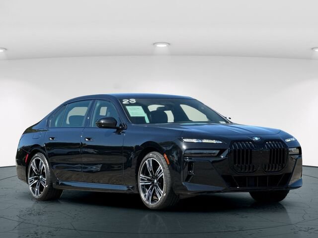 Used 2023 BMW 760i xDrive w/ Executive Package AWD/4WD image 8