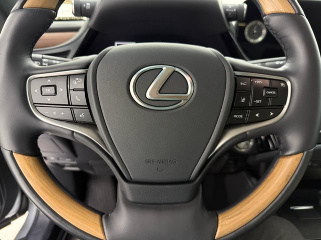 Used 2025 Lexus ES 300h w/ Technology Package FWD image 9