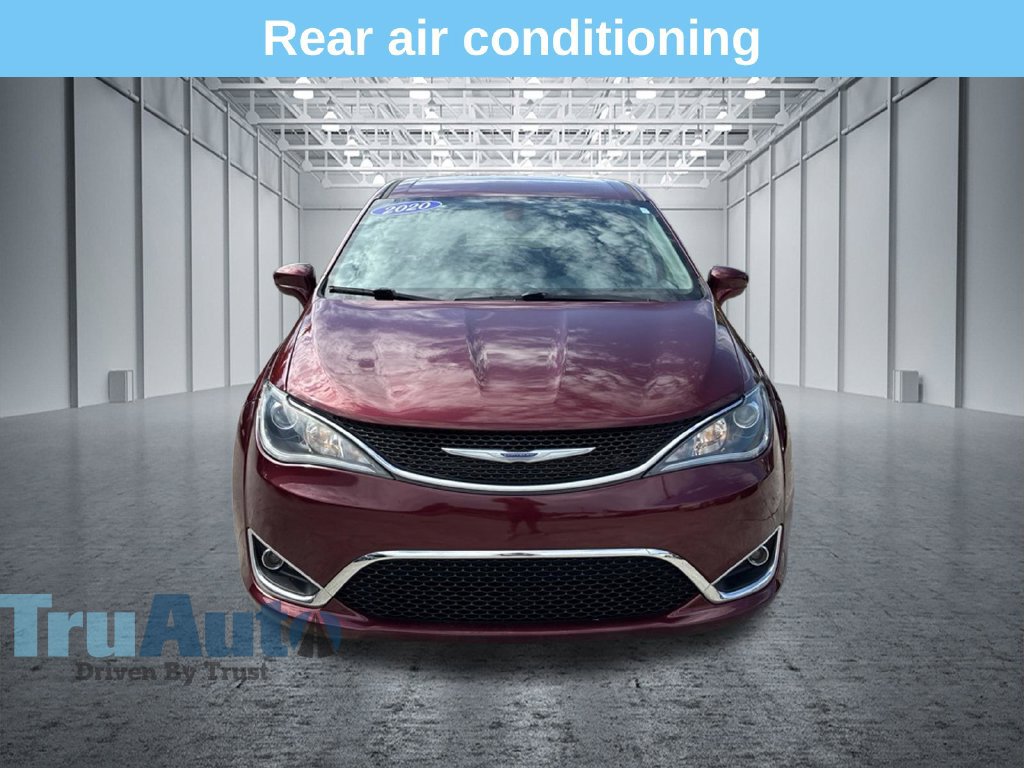 Used 2020 Chrysler Pacifica Touring w/ Tire & Wheel Group FWD image 2