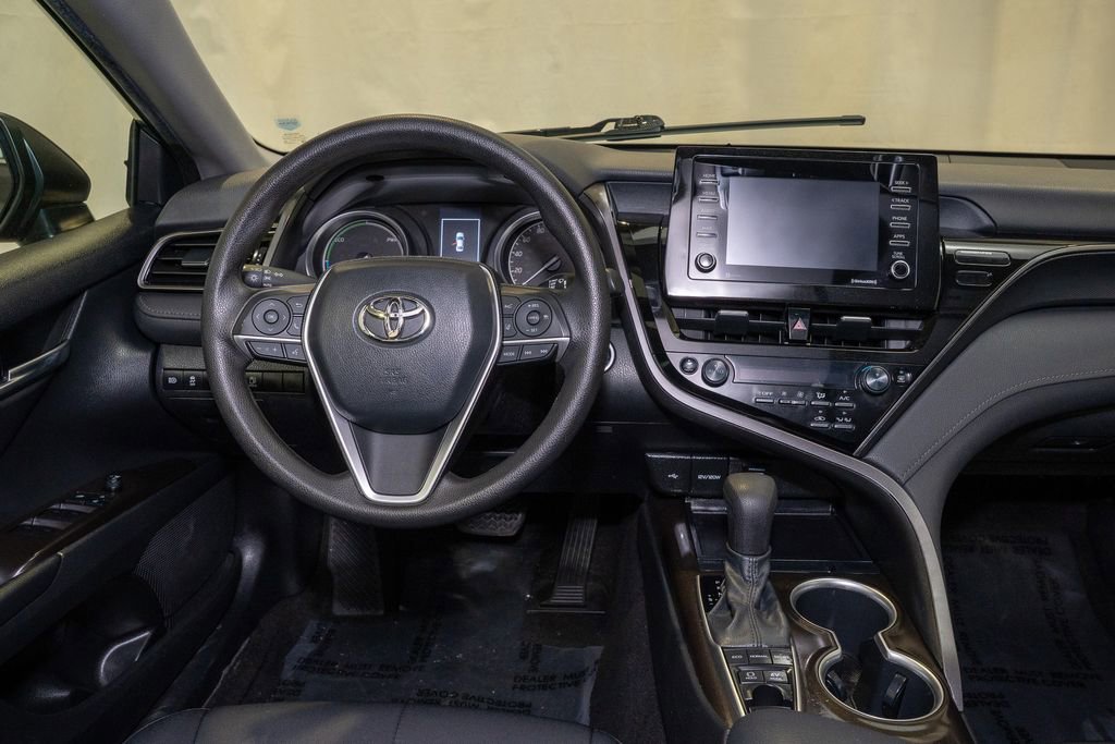 Used 2021 Toyota Camry LE image 6