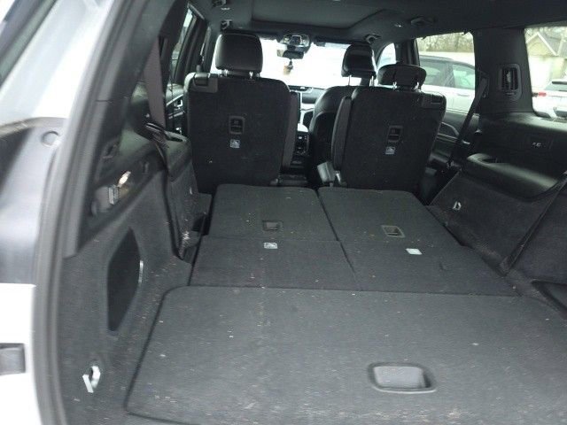 Used 2025 Jeep Grand Cherokee L Overland w/ Advanced Protech Group III image 24