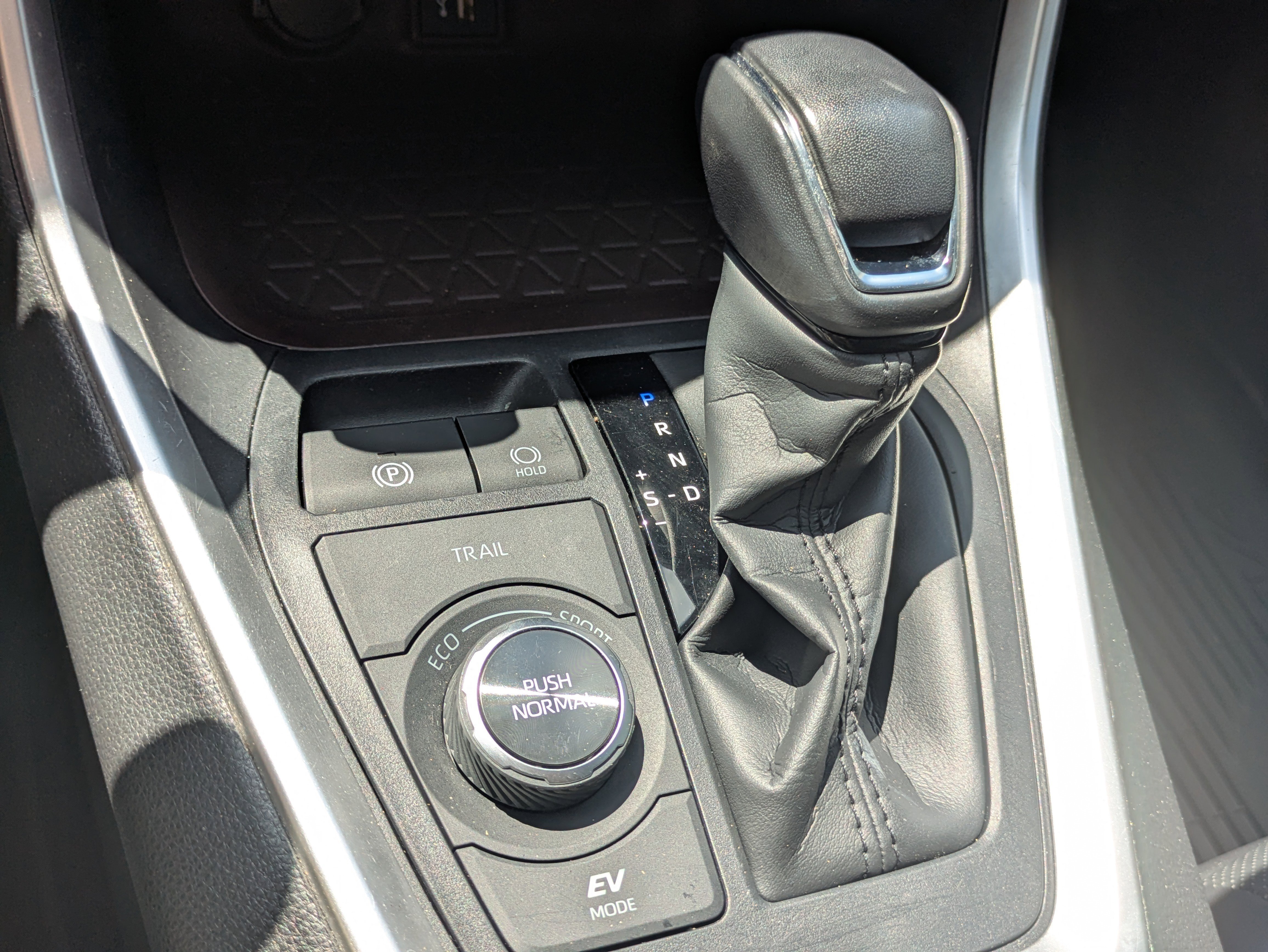 Used 2023 Toyota RAV4 Limited AWD/4WD image 20