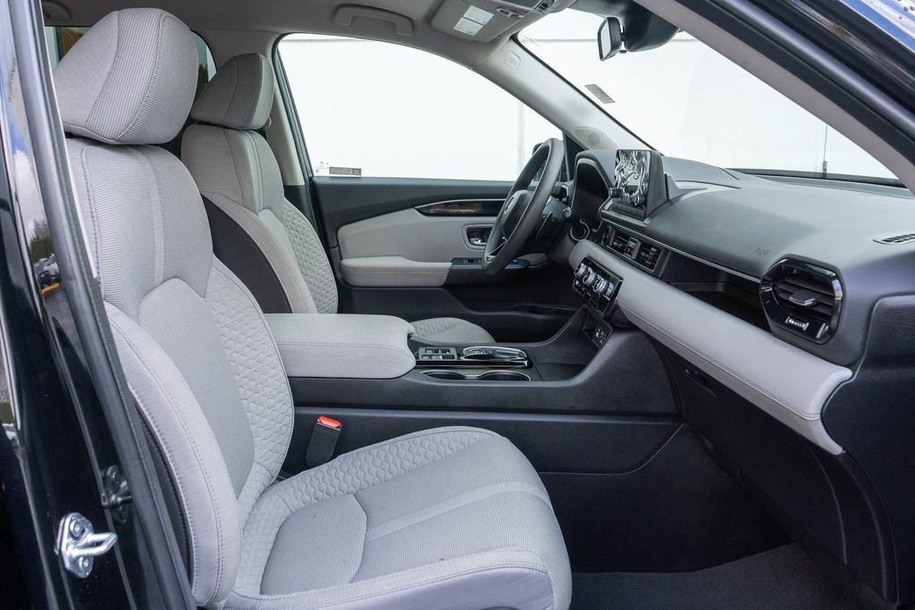 Certified 2023 Honda Pilot LX image 18