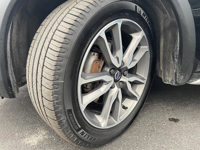 Used 2016 Volvo V60 T5 Cross Country w/ Convenience Package image 7