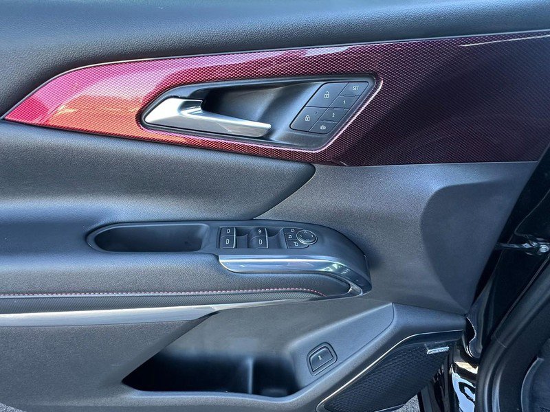 Used 2025 Chevrolet Traverse RS image 9