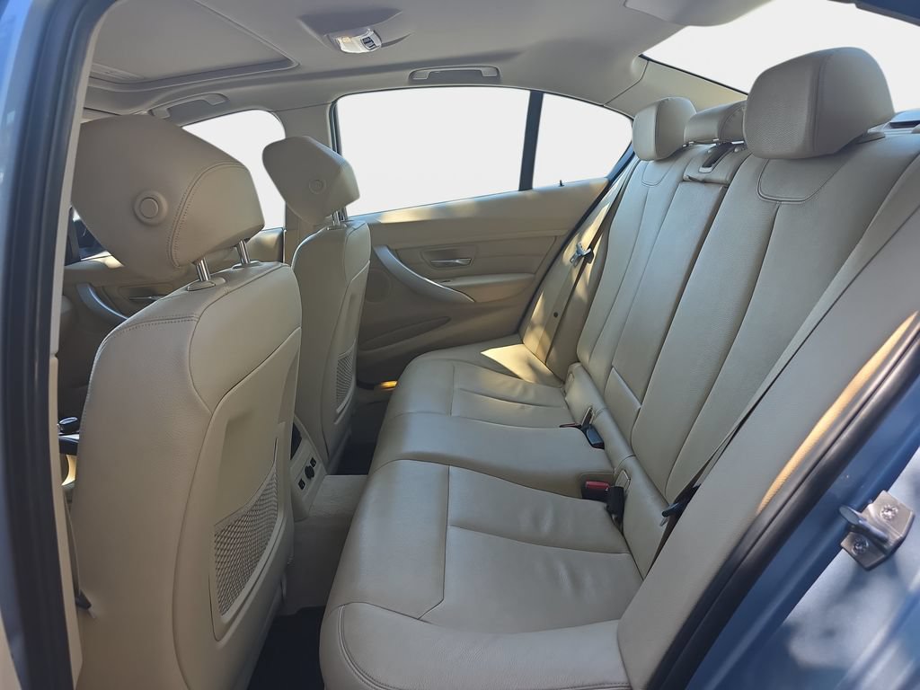 Used 2013 BMW 328i xDrive Sedan AWD/4WD image 16