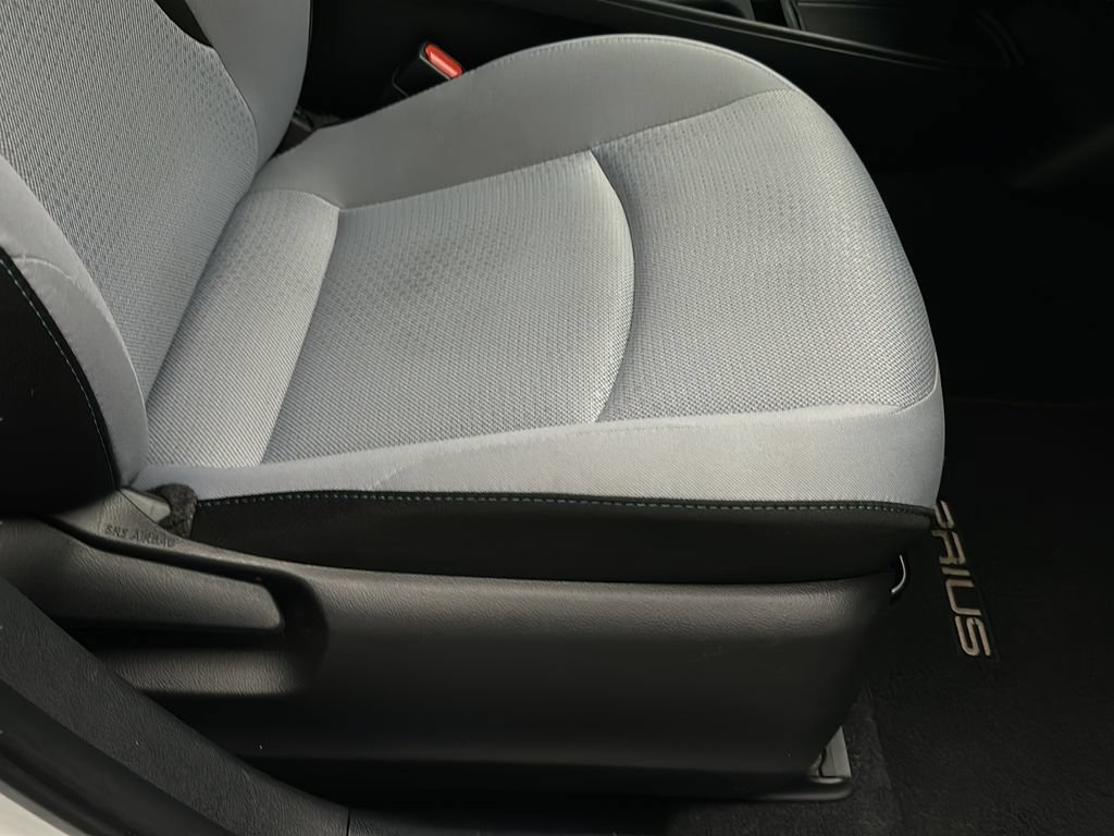 Used 2021 Toyota Prius LE w/ Carpet Mat Package (TMS) AWD/4WD image 18