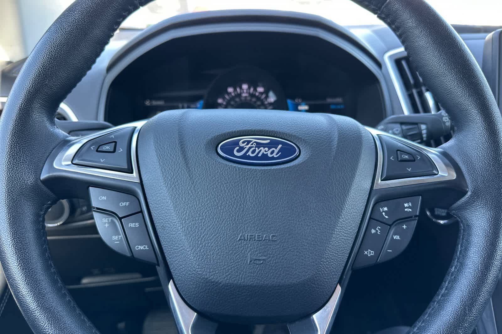 Certified 2024 Ford Edge Titanium AWD/4WD image 24