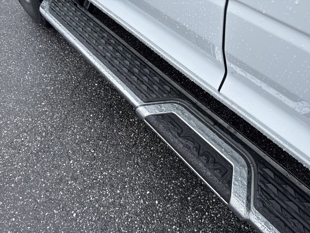 Used 2024 RAM 2500 Big Horn w/ Sport Appearance Package image 13