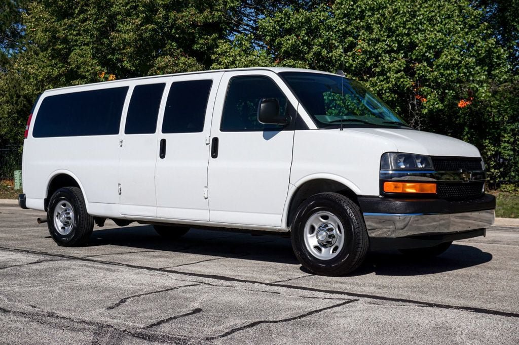 Used 2017 Chevrolet Express 3500 LT w/ LT Preferred Equipment Group RWD image 2