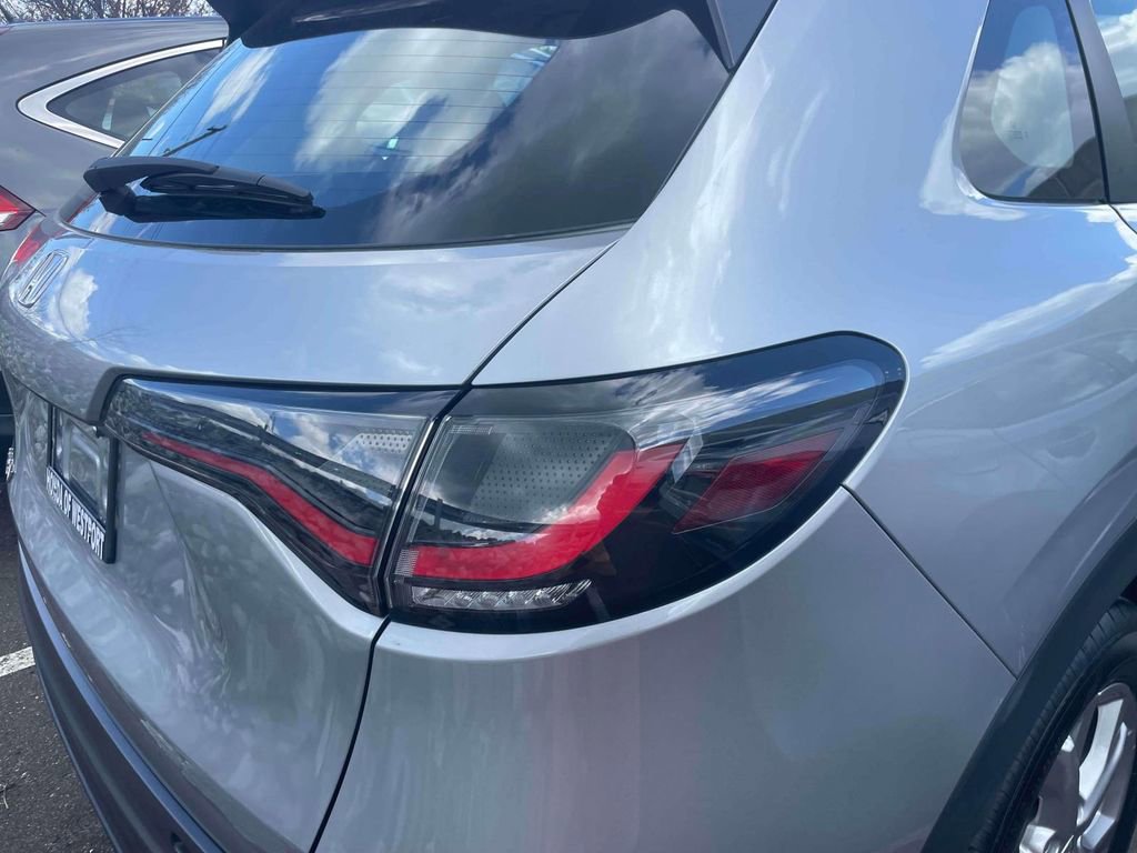 Certified 2023 Honda HR-V LX image 8