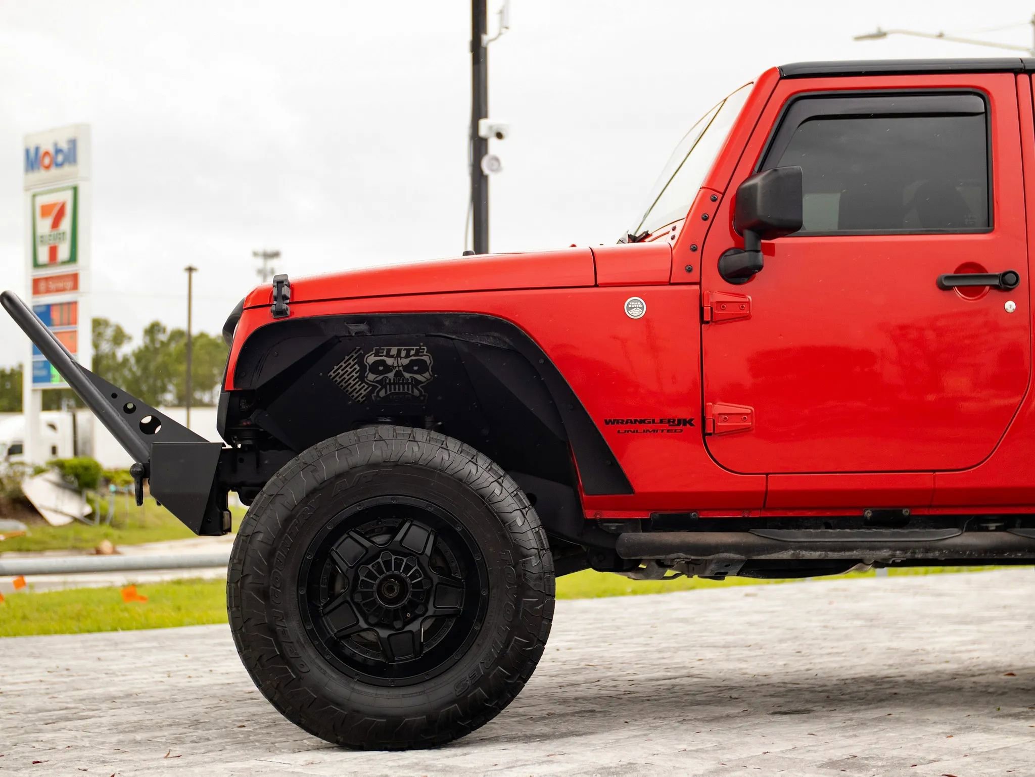 Used 2018 Jeep Wrangler Unlimited Sahara w/ Connectivity Group image 8
