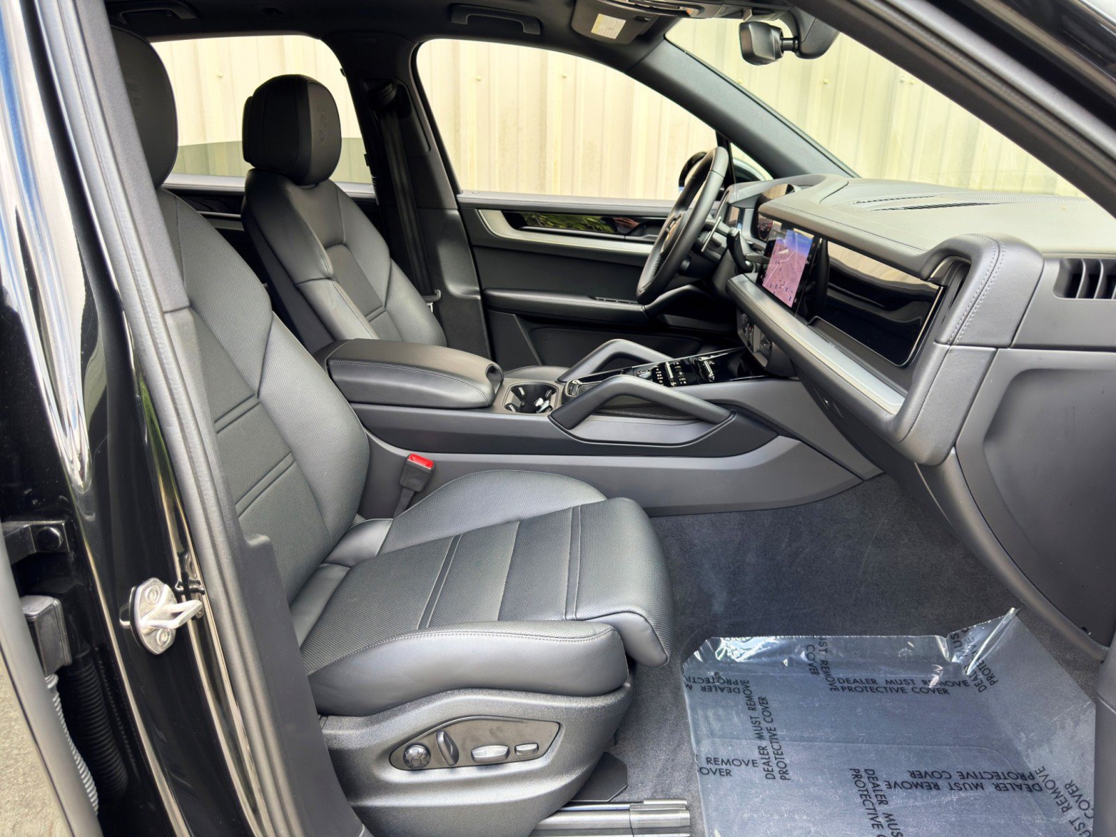 Used 2025 Porsche Cayenne S w/ Premium Package Plus AWD/4WD image 16