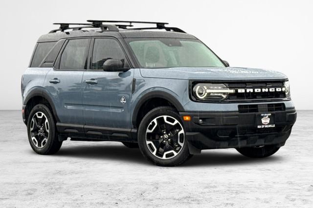 Used 2024 Ford Bronco Sport Outer Banks w/ Tech Package image 2