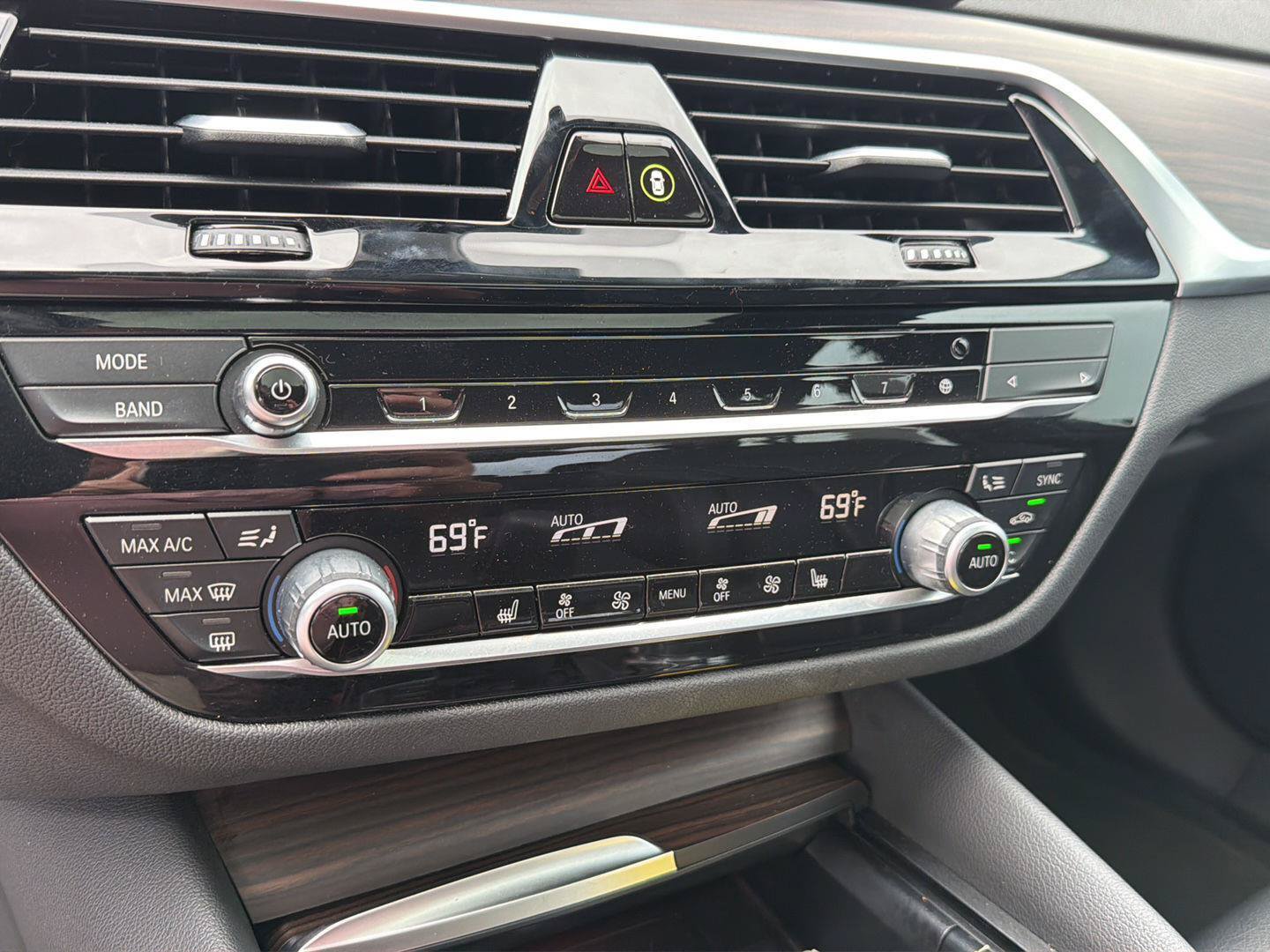 Used 2023 BMW 540i xDrive AWD/4WD image 26
