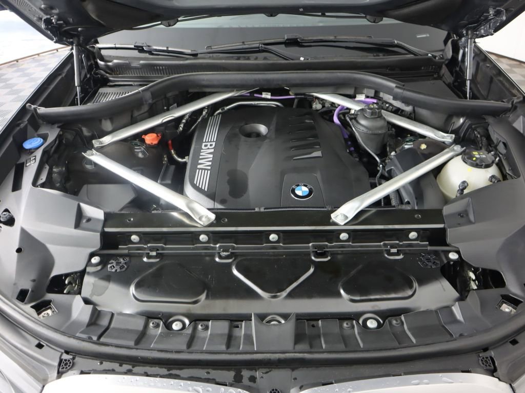 Used 2024 BMW X7 xDrive40i w/ Climate Comfort Package image 37