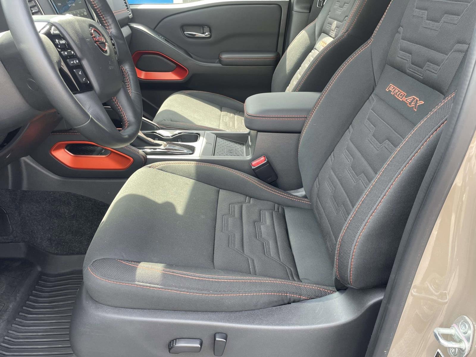 Used 2023 Nissan Frontier PRO-4X w/ Pro Convenience Package image 12