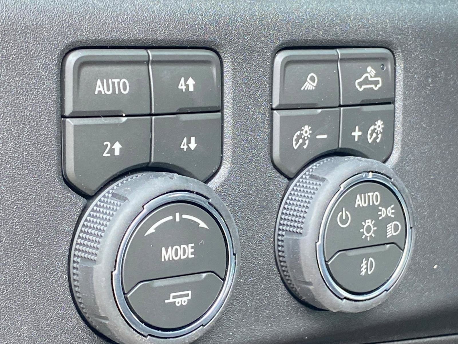 New 2026 Chevrolet Silverado 1500 High Country w/ Technology Package AWD/4WD image 19