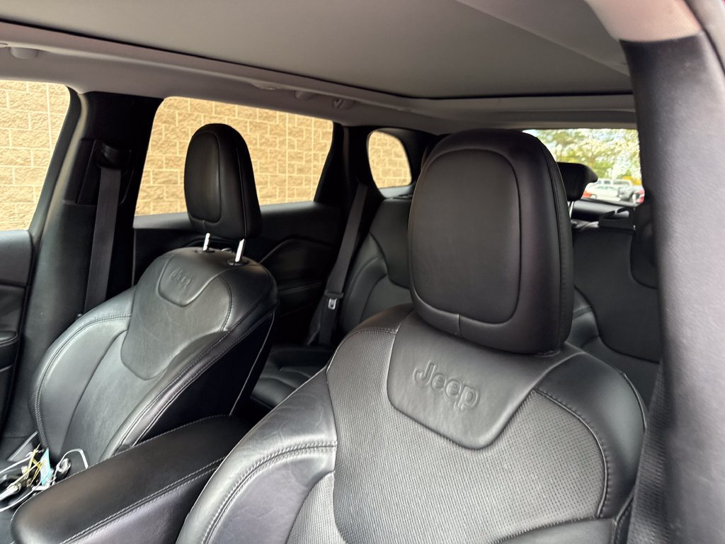 Used 2021 Jeep Cherokee Limited AWD/4WD image 13