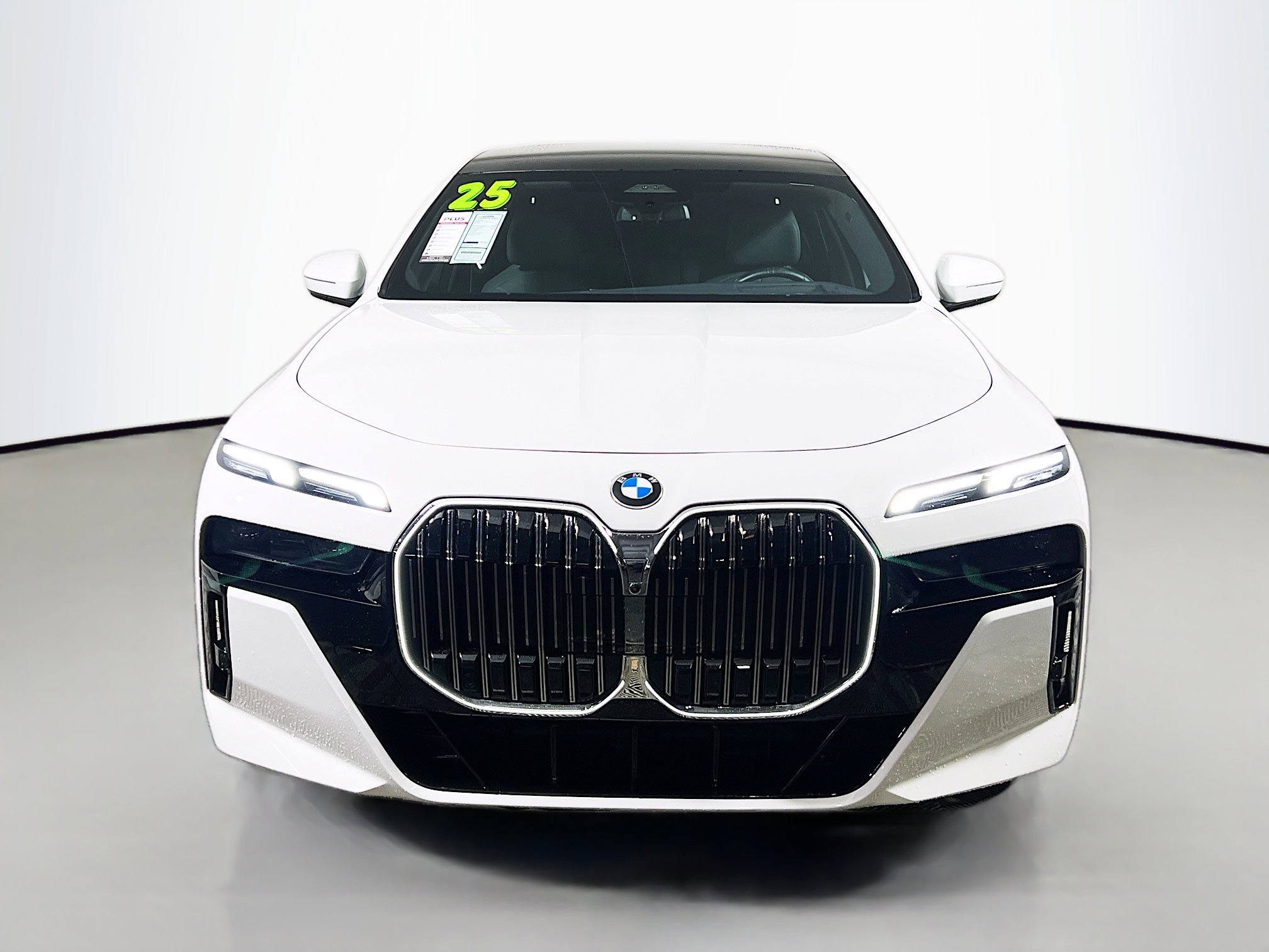 Used 2025 BMW 740i xDrive image 11