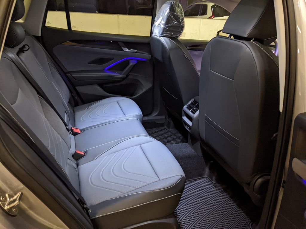 New 2026 Volkswagen Tiguan SE AWD/4WD image 25