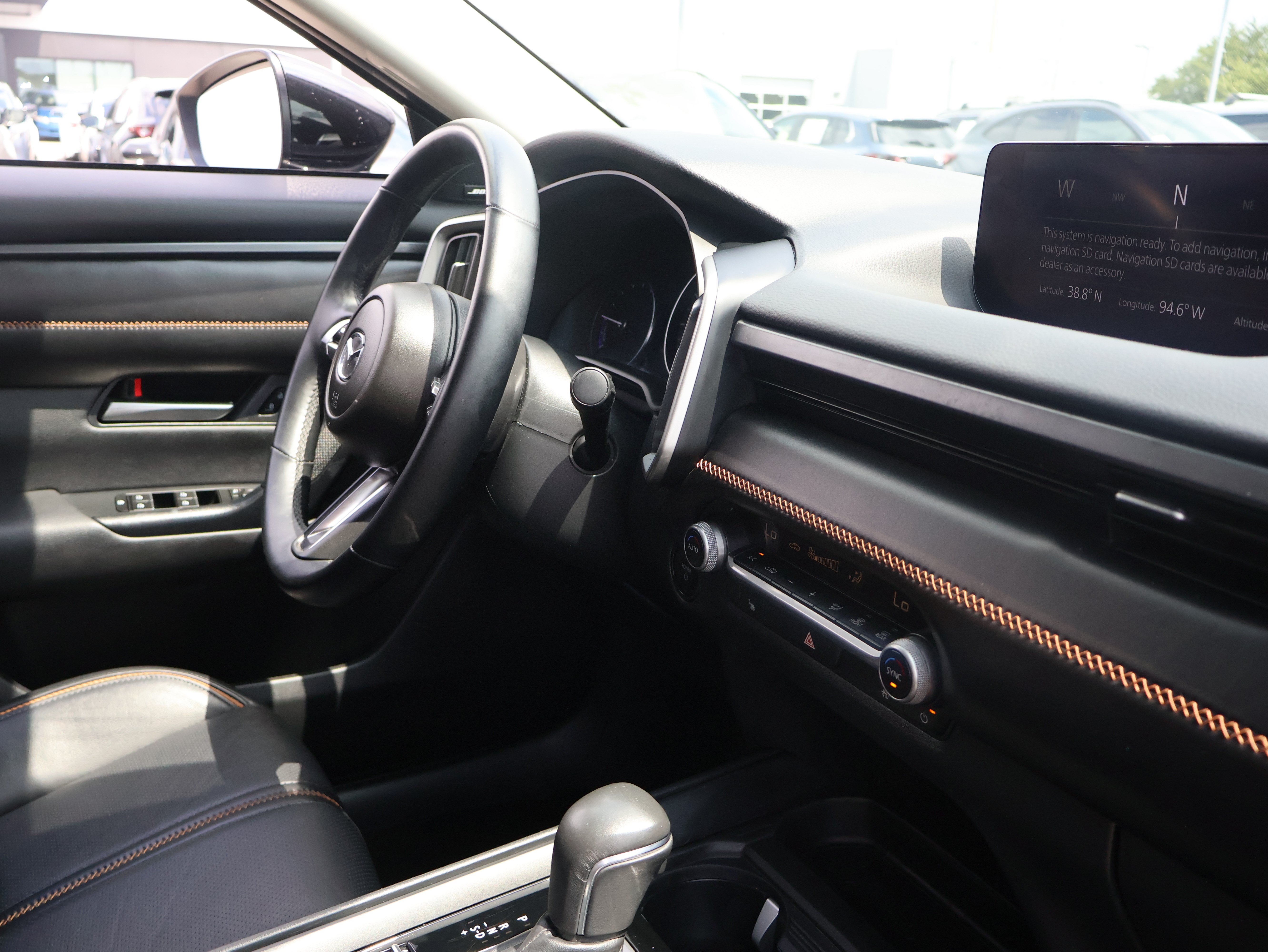 Used 2025 MAZDA CX-50 AWD 2.5 Hybrid w/ Premium Pkg image 10