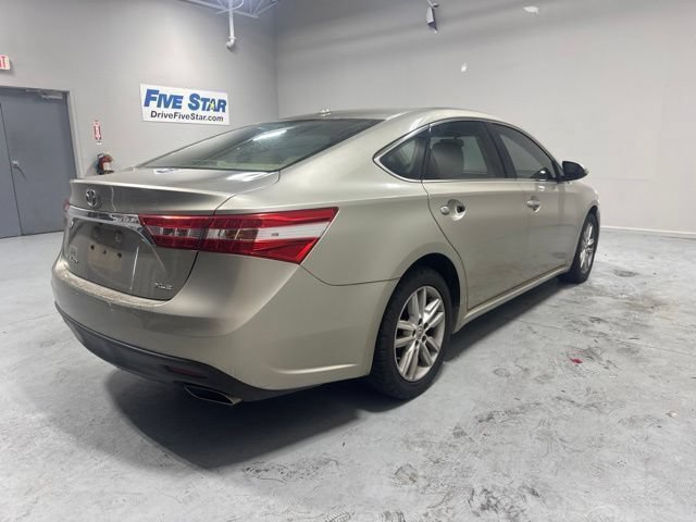Used 2015 Toyota Avalon XLE FWD image 5
