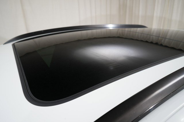 Used 2020 Porsche Macan image 26