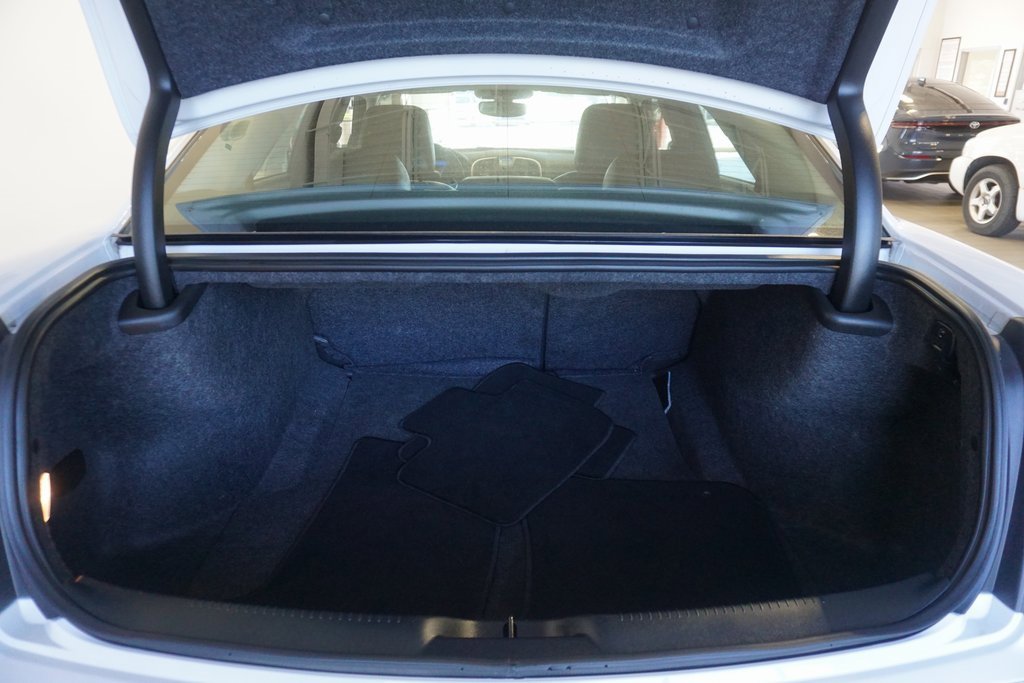 Used 2023 Chrysler 300 Touring L image 17