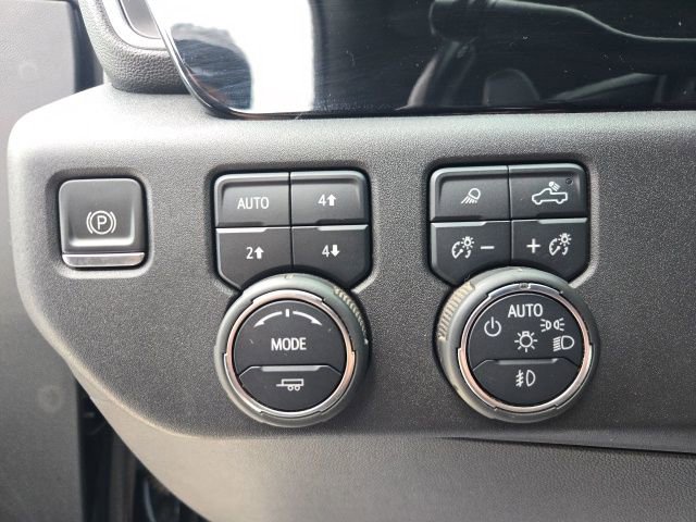 Used 2022 Chevrolet Silverado 1500 LTZ AWD/4WD image 22