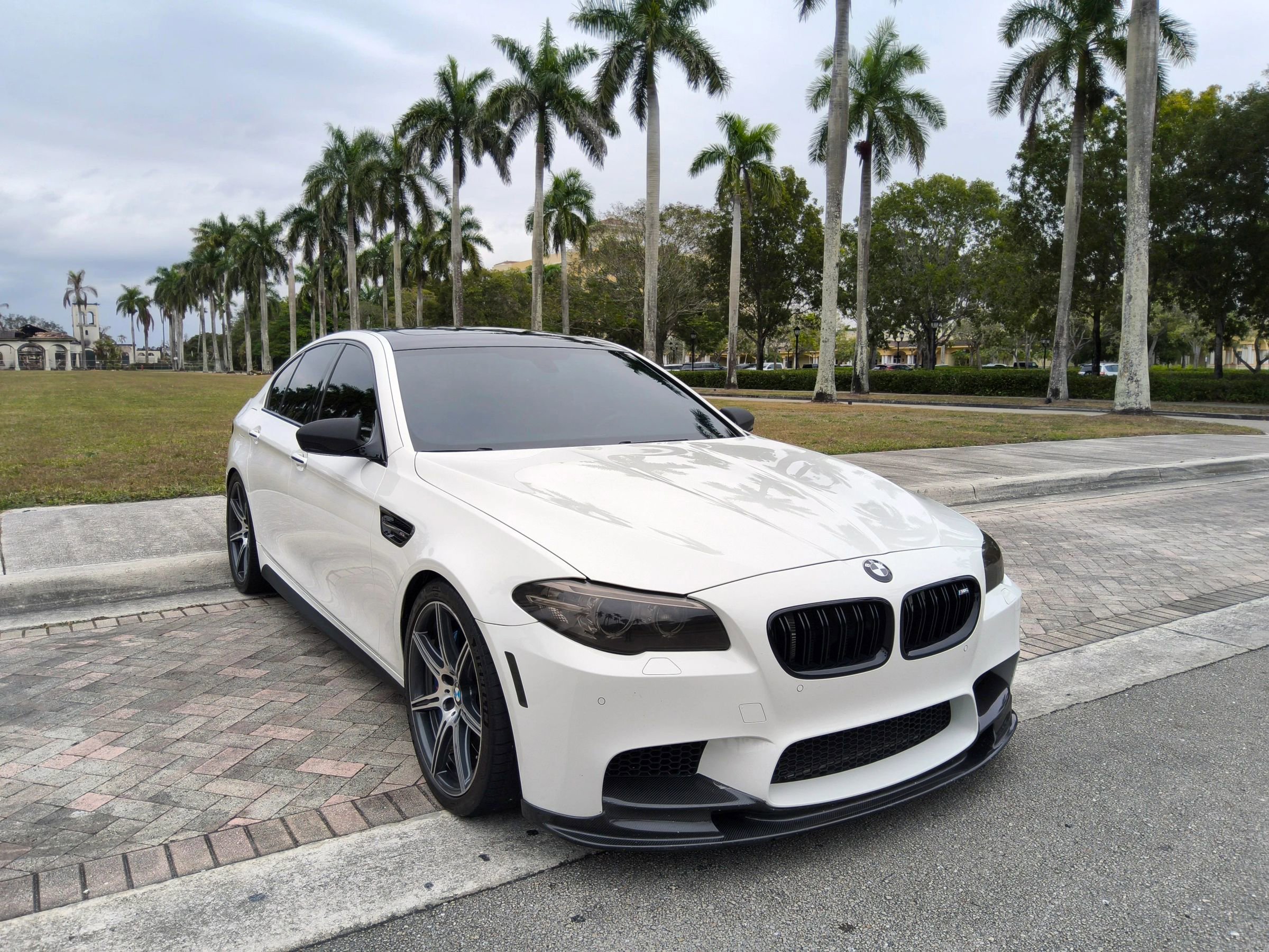 Used 2014 BMW M5 image 1