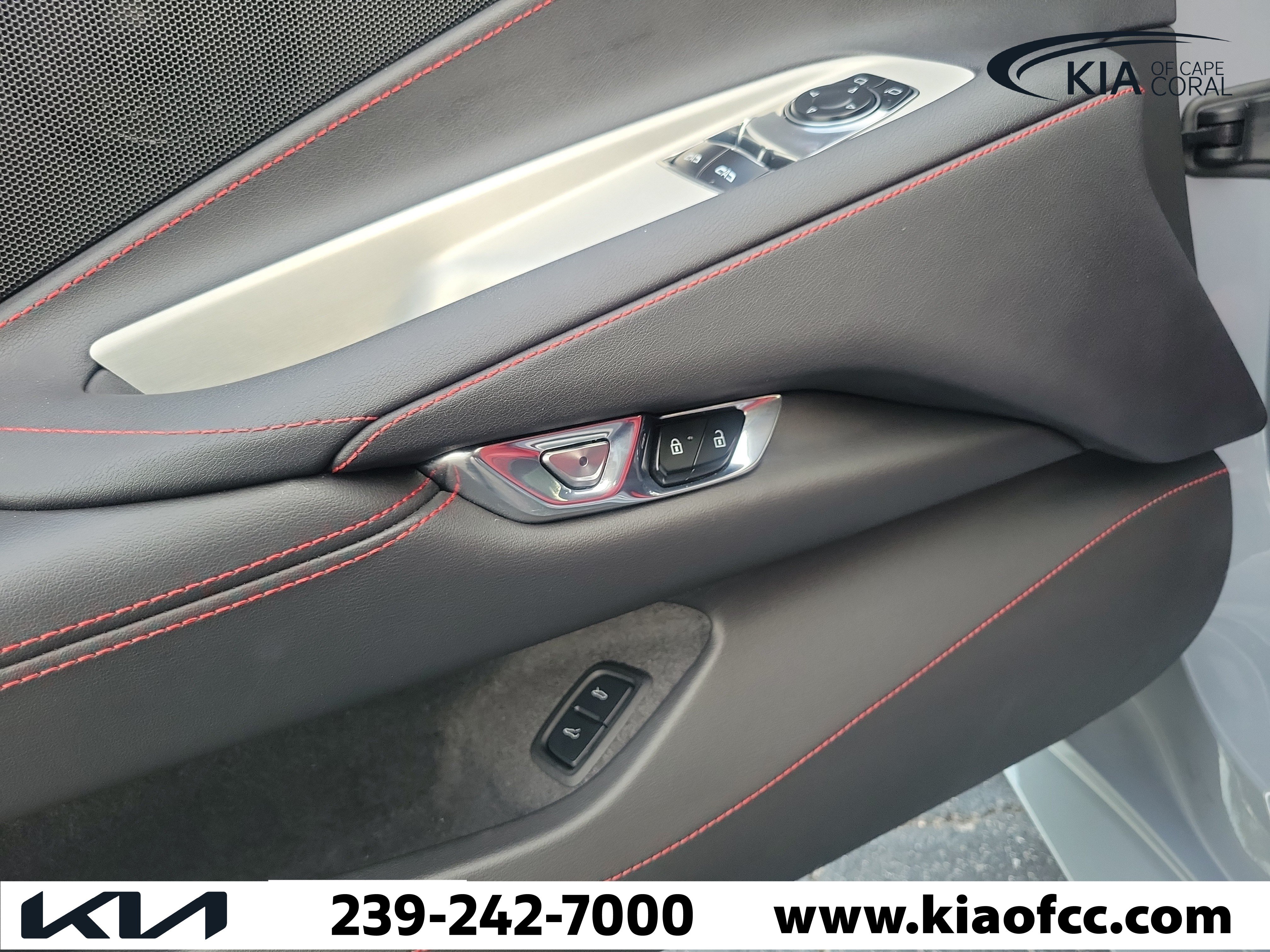 Used 2024 Chevrolet Corvette Stingray Coupe w/ 1LT RWD image 14