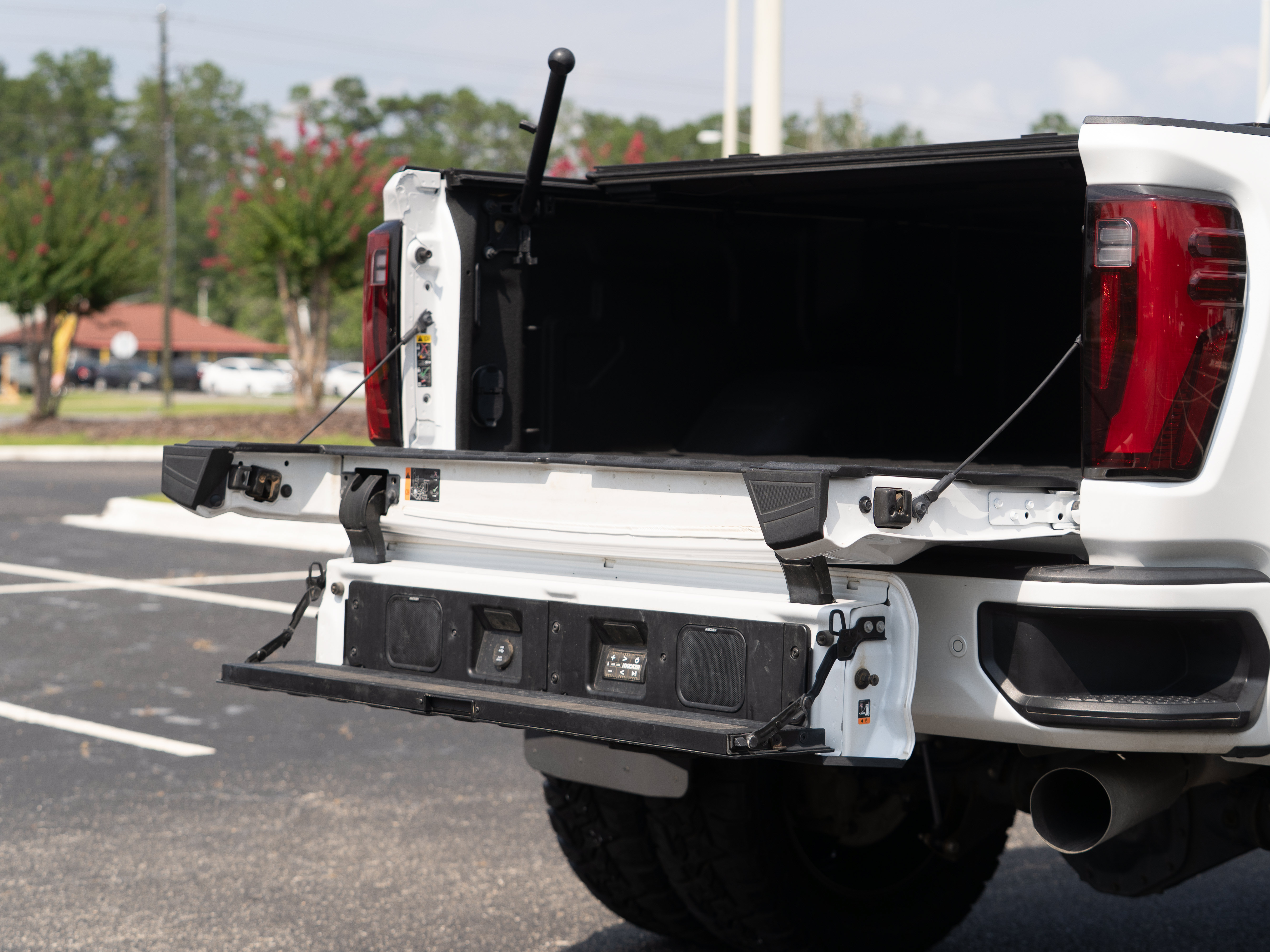 Used 2024 GMC Sierra 3500 Denali Ultimate AWD/4WD image 50